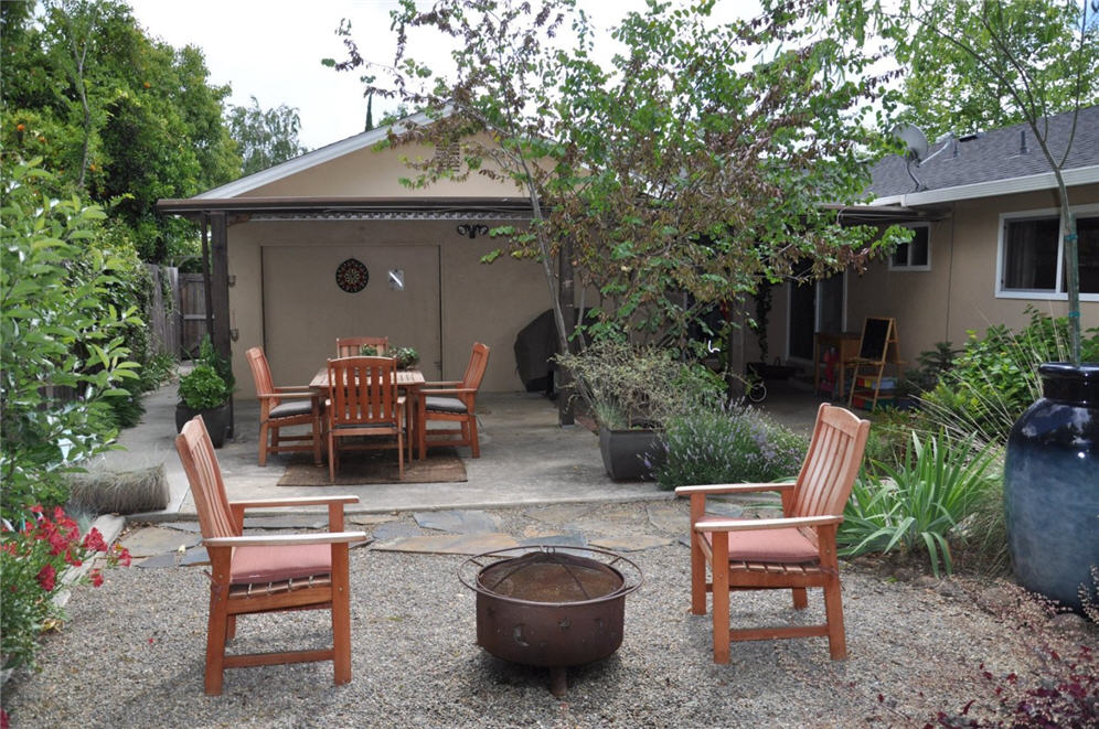 Alder Garden Back of the House View