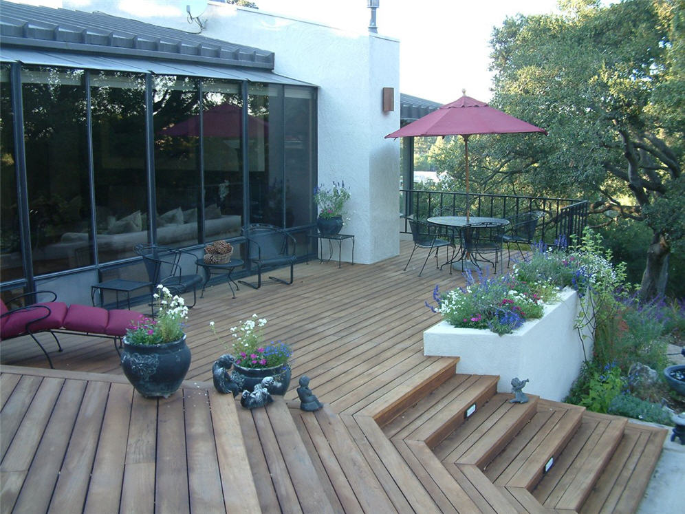 Multi-Level Deck